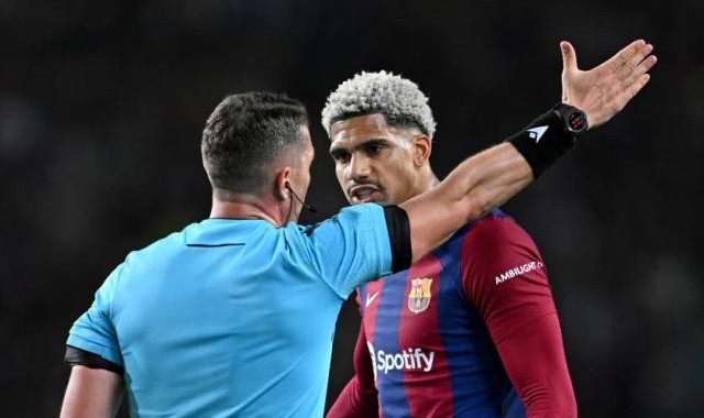 开云APP-巴萨出局裁判全责？哈维还能做点啥吗？